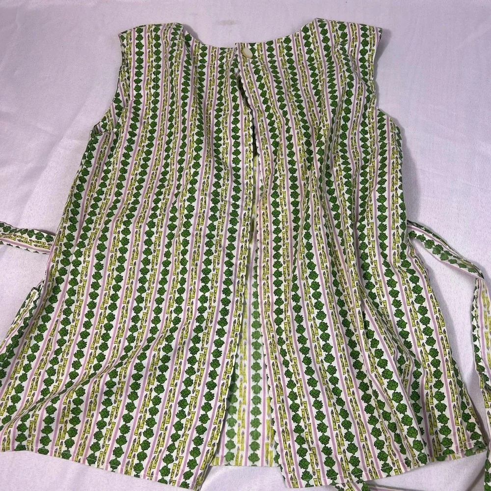 Vintage Grandma Apron Green veggie Print Pink Stripe Full Front Apron w/ Pockets